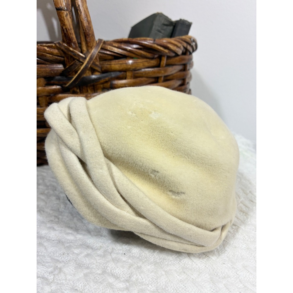 Vintage 1950s Woodward & Lothrop Flechet France Ivory Felt Cloche Hat Womens